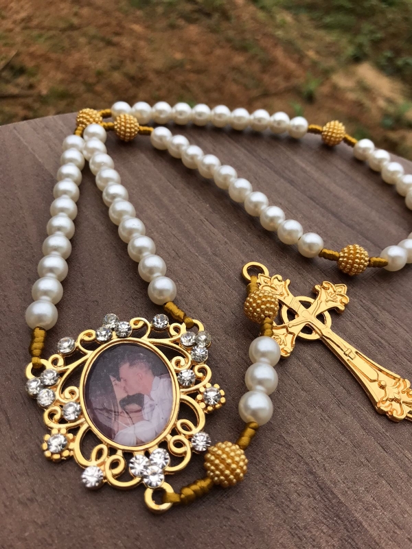 Terço com foto e strass